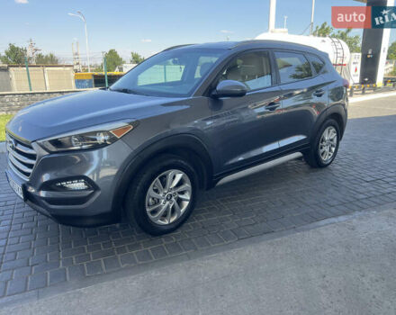 Серый Хендай Туксон, объемом двигателя 2 л и пробегом 118 тыс. км за 17200 $, фото 7 на Automoto.ua