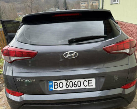 Сірий Хендай Туксон, об'ємом двигуна 2 л та пробігом 170 тис. км за 16900 $, фото 4 на Automoto.ua
