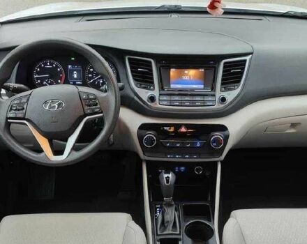 Серый Хендай Туксон, объемом двигателя 0 л и пробегом 75 тыс. км за 9400 $, фото 7 на Automoto.ua