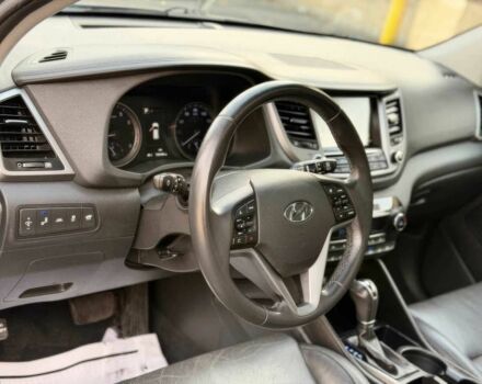 Сірий Хендай Туксон, об'ємом двигуна 1.6 л та пробігом 60 тис. км за 8000 $, фото 7 на Automoto.ua