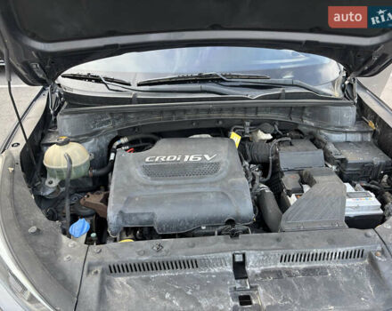 Сірий Хендай Туксон, об'ємом двигуна 2 л та пробігом 38 тис. км за 17000 $, фото 12 на Automoto.ua