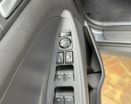 Сірий Хендай Туксон, об'ємом двигуна 2 л та пробігом 170 тис. км за 16900 $, фото 9 на Automoto.ua