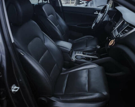 Сірий Хендай Туксон, об'ємом двигуна 1.6 л та пробігом 133 тис. км за 19000 $, фото 6 на Automoto.ua