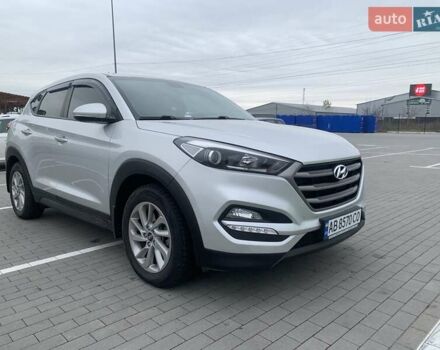 Сірий Хендай Туксон, об'ємом двигуна 2 л та пробігом 189 тис. км за 16900 $, фото 2 на Automoto.ua