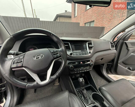 Сірий Хендай Туксон, об'ємом двигуна 1.59 л та пробігом 125 тис. км за 17000 $, фото 9 на Automoto.ua