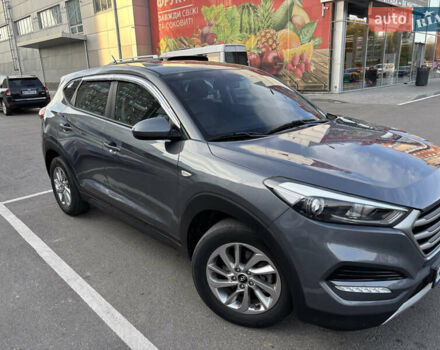 Сірий Хендай Туксон, об'ємом двигуна 2 л та пробігом 38 тис. км за 17000 $, фото 2 на Automoto.ua