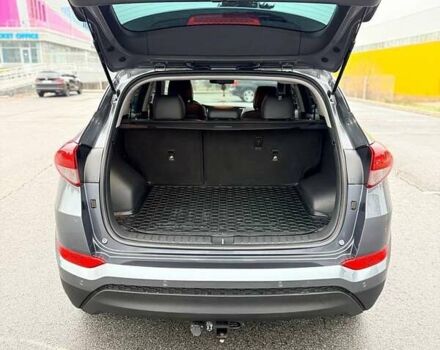 Серый Хендай Туксон, объемом двигателя 2 л и пробегом 46 тыс. км за 24500 $, фото 26 на Automoto.ua