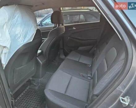 Серый Хендай Туксон, объемом двигателя 2 л и пробегом 134 тыс. км за 14600 $, фото 12 на Automoto.ua