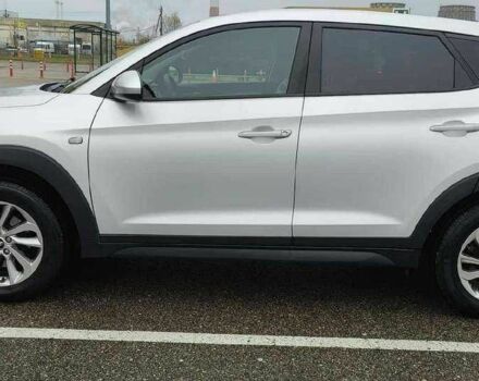 Серый Хендай Туксон, объемом двигателя 0 л и пробегом 75 тыс. км за 9400 $, фото 6 на Automoto.ua