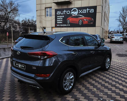 Сірий Хендай Туксон, об'ємом двигуна 1.6 л та пробігом 133 тис. км за 19000 $, фото 3 на Automoto.ua