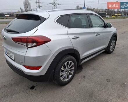 Сірий Хендай Туксон, об'ємом двигуна 2 л та пробігом 98 тис. км за 18500 $, фото 23 на Automoto.ua
