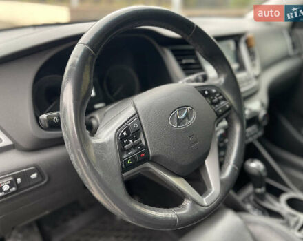 Серый Хендай Туксон, объемом двигателя 2 л и пробегом 193 тыс. км за 15300 $, фото 17 на Automoto.ua