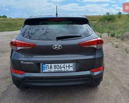 Серый Хендай Туксон, объемом двигателя 2 л и пробегом 166 тыс. км за 15000 $, фото 2 на Automoto.ua