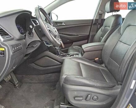 Сірий Хендай Туксон, об'ємом двигуна 1.59 л та пробігом 171 тис. км за 3200 $, фото 7 на Automoto.ua