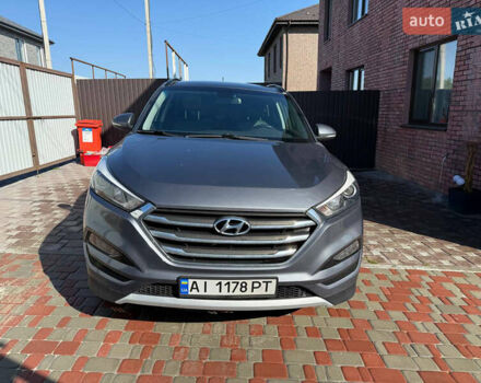 Сірий Хендай Туксон, об'ємом двигуна 1.59 л та пробігом 125 тис. км за 17000 $, фото 1 на Automoto.ua