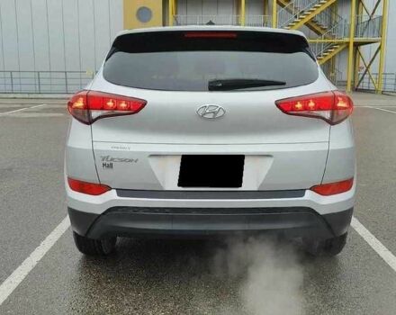 Серый Хендай Туксон, объемом двигателя 0 л и пробегом 75 тыс. км за 9400 $, фото 4 на Automoto.ua