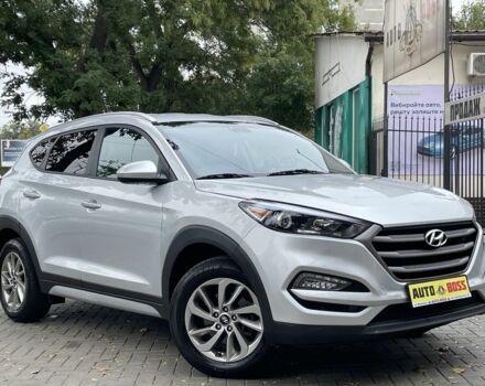 Сірий Хендай Туксон, об'ємом двигуна 2 л та пробігом 150 тис. км за 17999 $, фото 4 на Automoto.ua