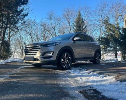 Серый Хендай Туксон, объемом двигателя 2 л и пробегом 96 тыс. км за 10000 $, фото 2 на Automoto.ua