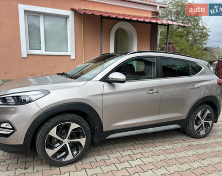 Серый Хендай Туксон, объемом двигателя 0 л и пробегом 219 тыс. км за 19499 $, фото 3 на Automoto.ua