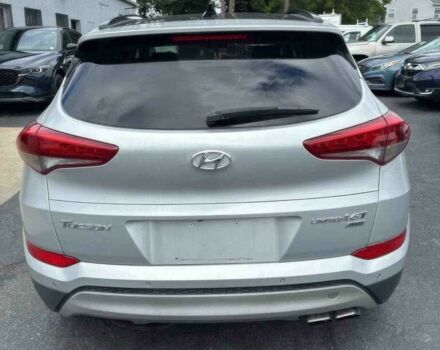 Сірий Хендай Туксон, об'ємом двигуна 1.6 л та пробігом 36 тис. км за 9600 $, фото 4 на Automoto.ua