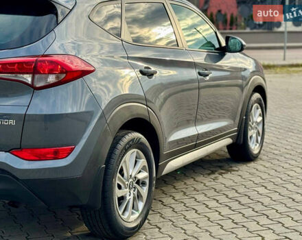Сірий Хендай Туксон, об'ємом двигуна 2 л та пробігом 184 тис. км за 13950 $, фото 29 на Automoto.ua