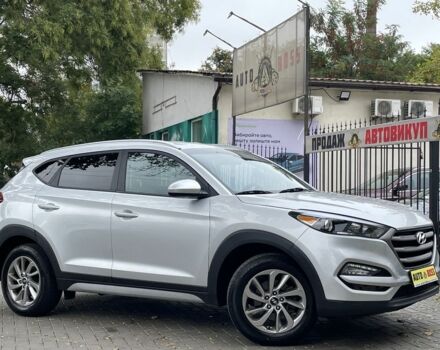 Сірий Хендай Туксон, об'ємом двигуна 2 л та пробігом 150 тис. км за 17999 $, фото 5 на Automoto.ua