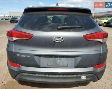 Хендай Туксон 2018 у Тернополі на Automoto.ua Сірий Хендай Туксон, об'ємом двигуна 2 л та пробігом 147 тис. км за 3200 $, фото 5 на Automoto.ua