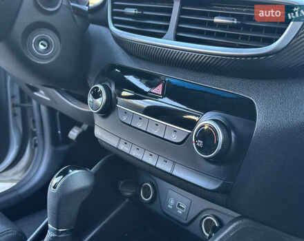 Сірий Хендай Туксон, об'ємом двигуна 1.6 л та пробігом 102 тис. км за 21500 $, фото 15 на Automoto.ua