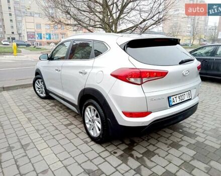 Сірий Хендай Туксон, об'ємом двигуна 2 л та пробігом 61 тис. км за 21900 $, фото 4 на Automoto.ua