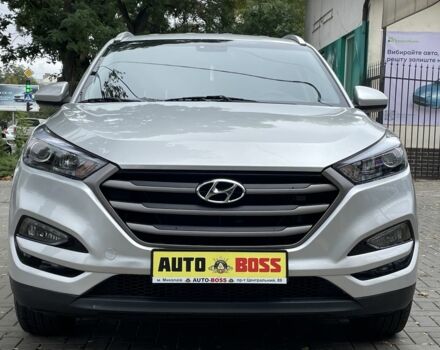 Сірий Хендай Туксон, об'ємом двигуна 2 л та пробігом 150 тис. км за 17999 $, фото 7 на Automoto.ua