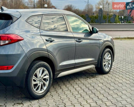 Сірий Хендай Туксон, об'ємом двигуна 2 л та пробігом 184 тис. км за 13950 $, фото 37 на Automoto.ua