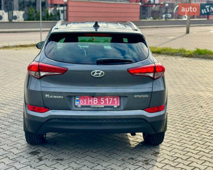 Сірий Хендай Туксон, об'ємом двигуна 2 л та пробігом 184 тис. км за 13950 $, фото 25 на Automoto.ua