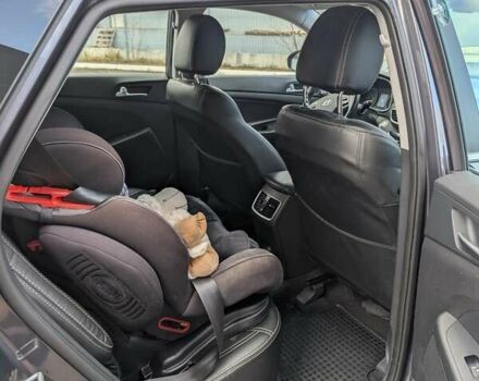 Сірий Хендай Туксон, об'ємом двигуна 2 л та пробігом 72 тис. км за 21600 $, фото 14 на Automoto.ua