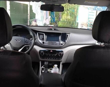 Сірий Хендай Туксон, об'ємом двигуна 2 л та пробігом 128 тис. км за 16800 $, фото 1 на Automoto.ua
