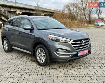 Сірий Хендай Туксон, об'ємом двигуна 2 л та пробігом 184 тис. км за 13950 $, фото 4 на Automoto.ua