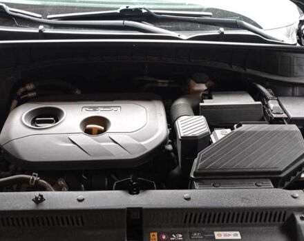 Сірий Хендай Туксон, об'ємом двигуна 2 л та пробігом 128 тис. км за 16800 $, фото 2 на Automoto.ua