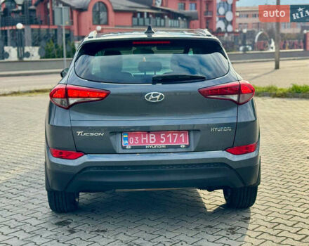 Сірий Хендай Туксон, об'ємом двигуна 2 л та пробігом 184 тис. км за 13950 $, фото 27 на Automoto.ua