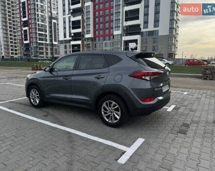 Сірий Хендай Туксон, об'ємом двигуна 2 л та пробігом 89 тис. км за 15400 $, фото 5 на Automoto.ua