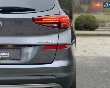 Серый Хендай Туксон, объемом двигателя 2 л и пробегом 117 тыс. км за 20600 $, фото 13 на Automoto.ua