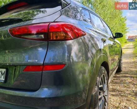 Серый Хендай Туксон, объемом двигателя 2 л и пробегом 163 тыс. км за 20700 $, фото 5 на Automoto.ua