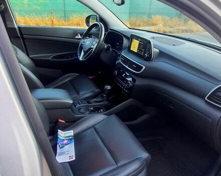 Сірий Хендай Туксон, об'ємом двигуна 2 л та пробігом 28 тис. км за 24500 $, фото 4 на Automoto.ua