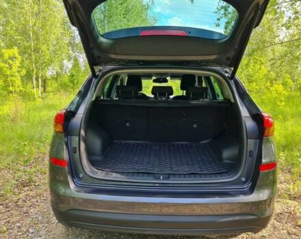 Серый Хендай Туксон, объемом двигателя 2 л и пробегом 168 тыс. км за 18400 $, фото 10 на Automoto.ua