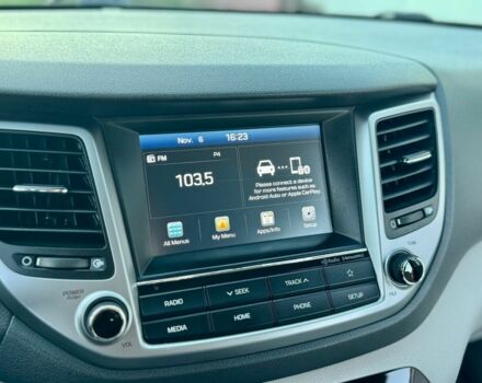 Серый Хендай Туксон, объемом двигателя 2 л и пробегом 115 тыс. км за 13950 $, фото 7 на Automoto.ua