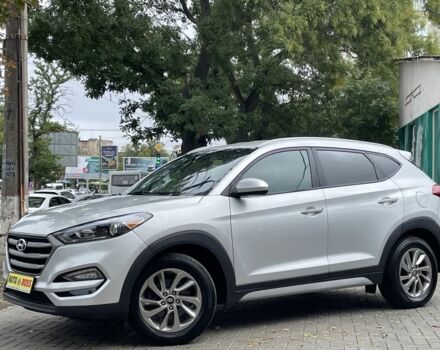 Сірий Хендай Туксон, об'ємом двигуна 2 л та пробігом 150 тис. км за 17999 $, фото 1 на Automoto.ua