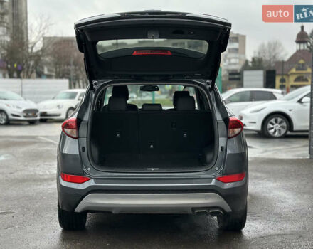 Серый Хендай Туксон, объемом двигателя 1.6 л и пробегом 92 тыс. км за 17900 $, фото 16 на Automoto.ua