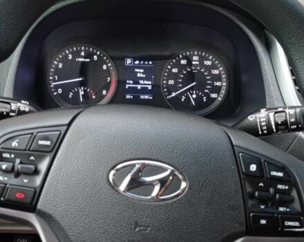 Сірий Хендай Туксон, об'ємом двигуна 2 л та пробігом 128 тис. км за 16800 $, фото 4 на Automoto.ua