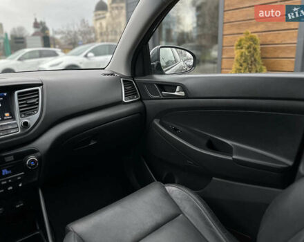 Серый Хендай Туксон, объемом двигателя 1.6 л и пробегом 92 тыс. км за 17900 $, фото 48 на Automoto.ua