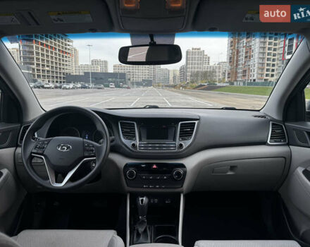 Сірий Хендай Туксон, об'ємом двигуна 2 л та пробігом 89 тис. км за 15400 $, фото 15 на Automoto.ua