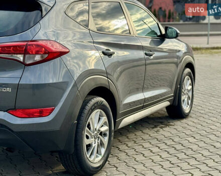 Серый Хендай Туксон, объемом двигателя 2 л и пробегом 183 тыс. км за 13750 $, фото 29 на Automoto.ua