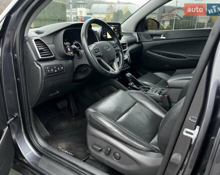 Серый Хендай Туксон, объемом двигателя 2 л и пробегом 117 тыс. км за 20600 $, фото 44 на Automoto.ua